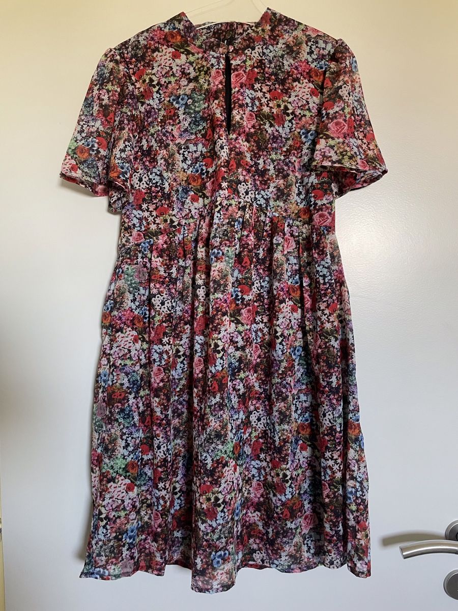 Vero Moda Vestiti: Robe à fleurs Vero Moda, taille S, neuve. – Nuovo e nell'imballaggio originale da Vuadens venduto da Nina11
