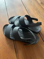 Neuwertige, stylische Crocs-Sandalen, Gr. 38