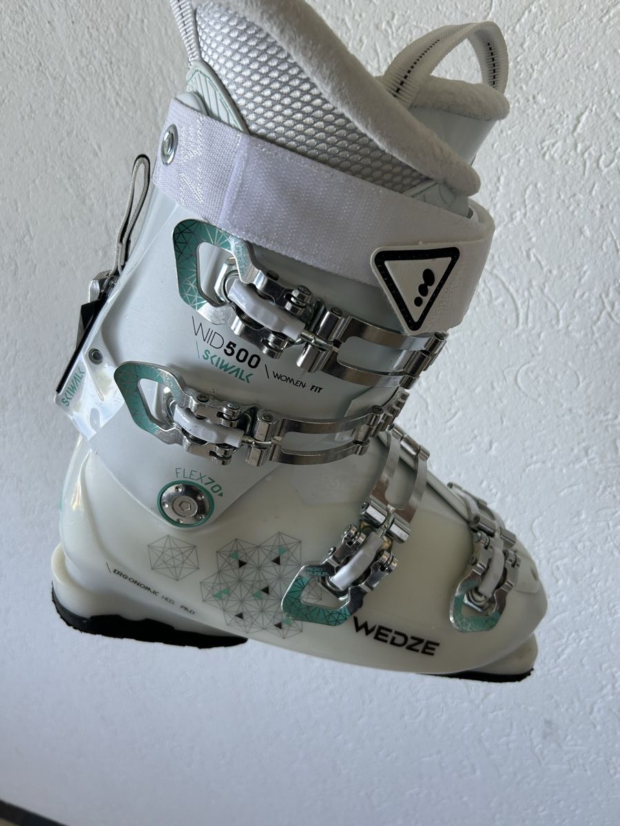 Scarpe da donna: Chaussures de ski Wedze, taille 26.0 – Usato da Gorgier venduto da hcaroline4