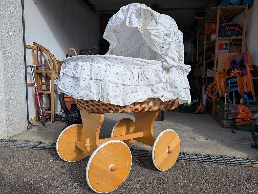 Carrozzine per bambole: Berceau sur roulettes – Usato da Prilly venduto da ver_wml9 1