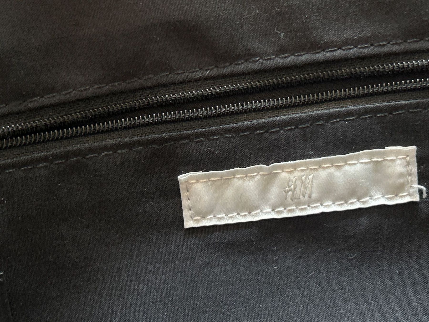 H&M Sacs femmes: Umhängetasche schwarz von H&M – D'occasion à Brunnen par Nala2929 8