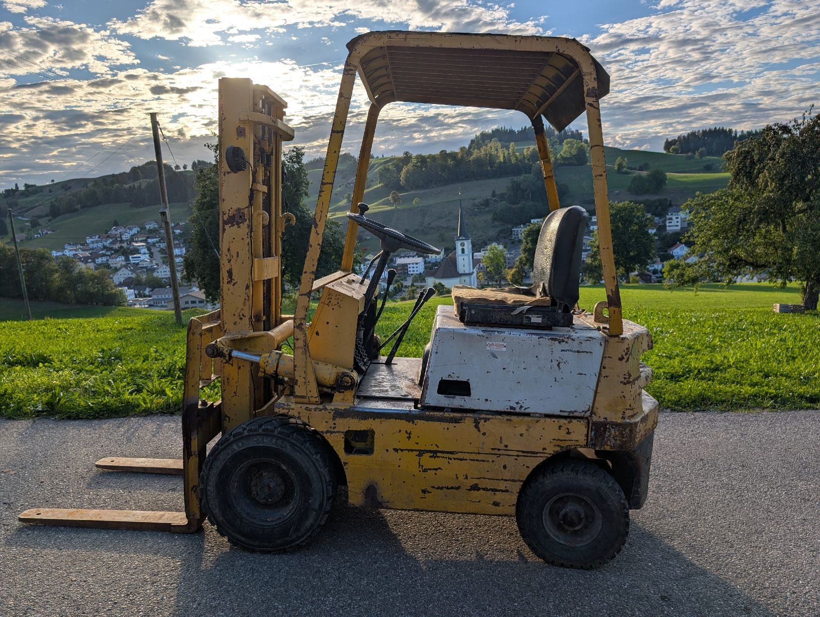 Toyota Carrelli elevatori e a forche: Gabelstapler Benzin Stapler Toyota 2FG14 – Usato da Hergiswil LU venduto da BB396 1