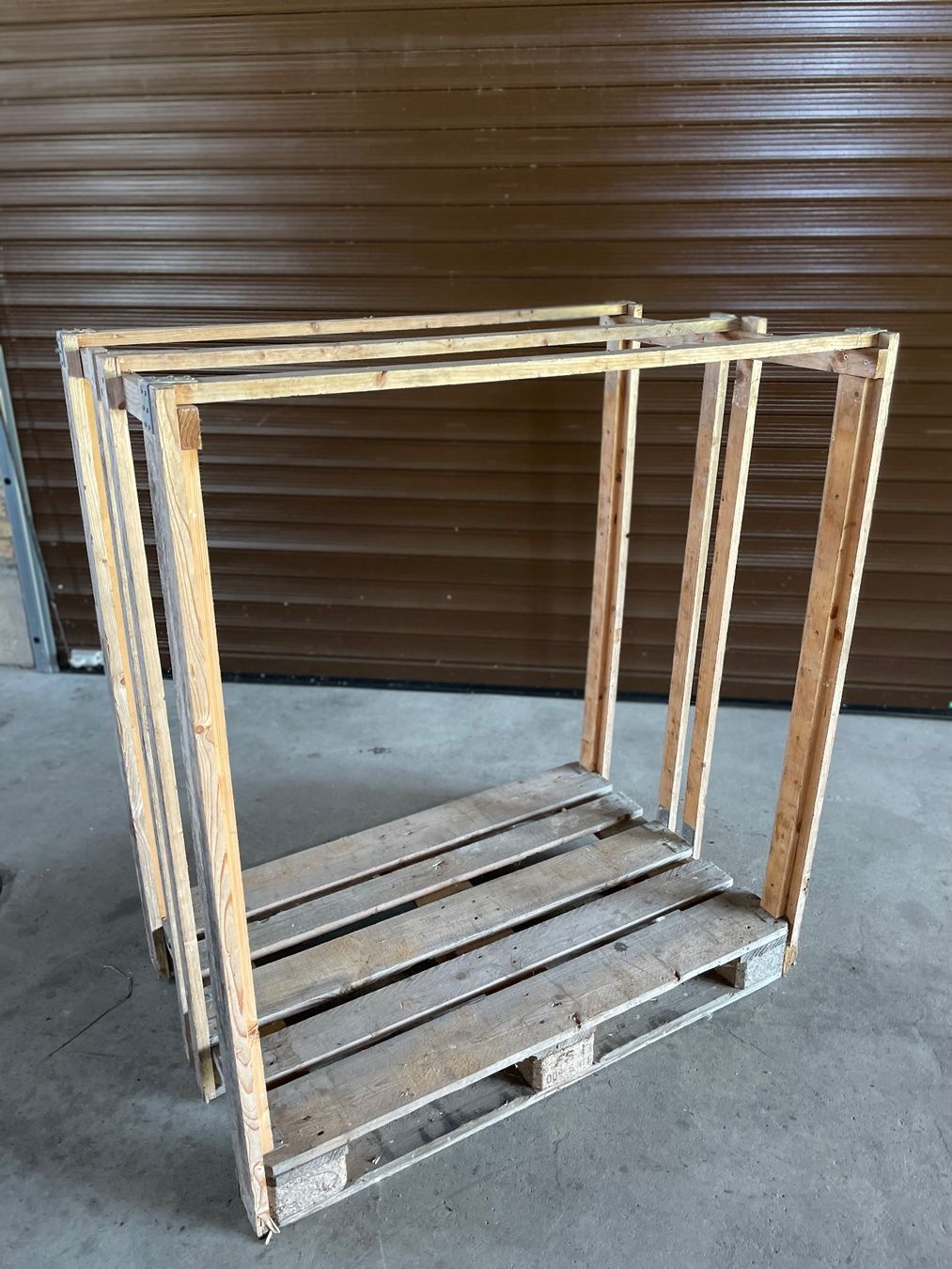Pallets: Holzstapelgestell aus Paletten – Usato da Aarberg venduto da Yari08