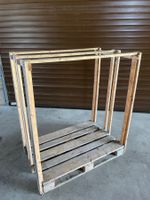Holzstapelgestell aus Paletten