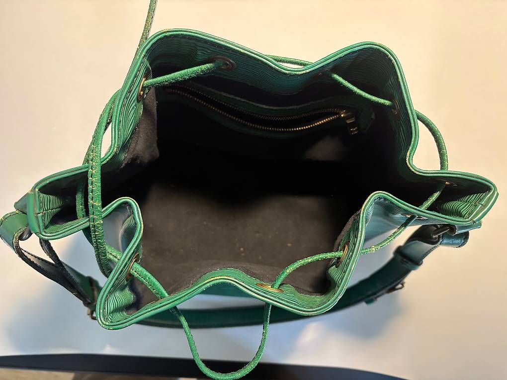 Taschen für Damen: Louis Vuitton Petit Noe – Gebraucht aus Zürich von m.herranz 1