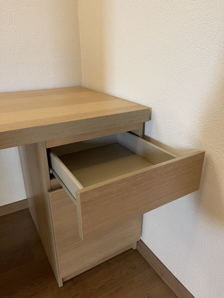 Ikea Schreibtische: Schreibtisch  Ikea – Gebraucht aus Zetzwil von  1