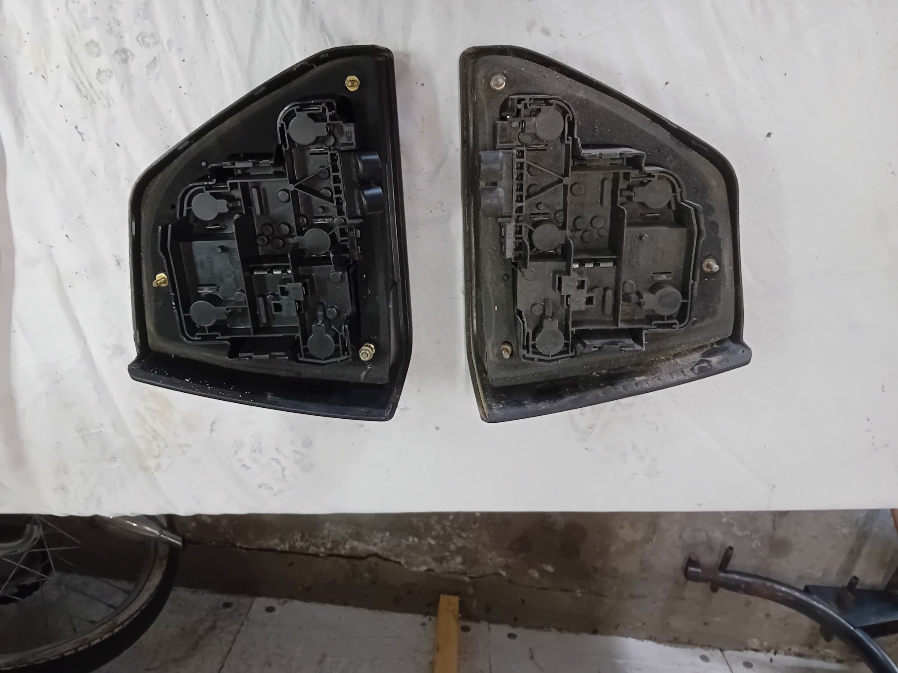 Toutes les pièces auto: VW Golf 2 Rücklichter – D'occasion à Schwanden b. Brienz par hoihoi03 1