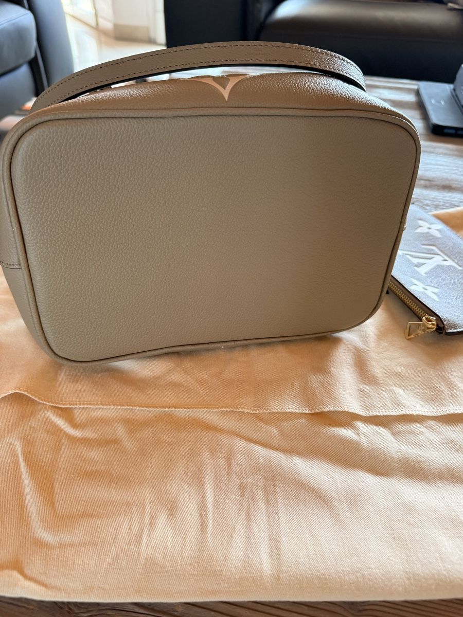Louis Vuitton Borse da donna: Louis Vuitton Neonoe – Nuovo e nell'imballaggio originale da Vétroz venduto da cais 2