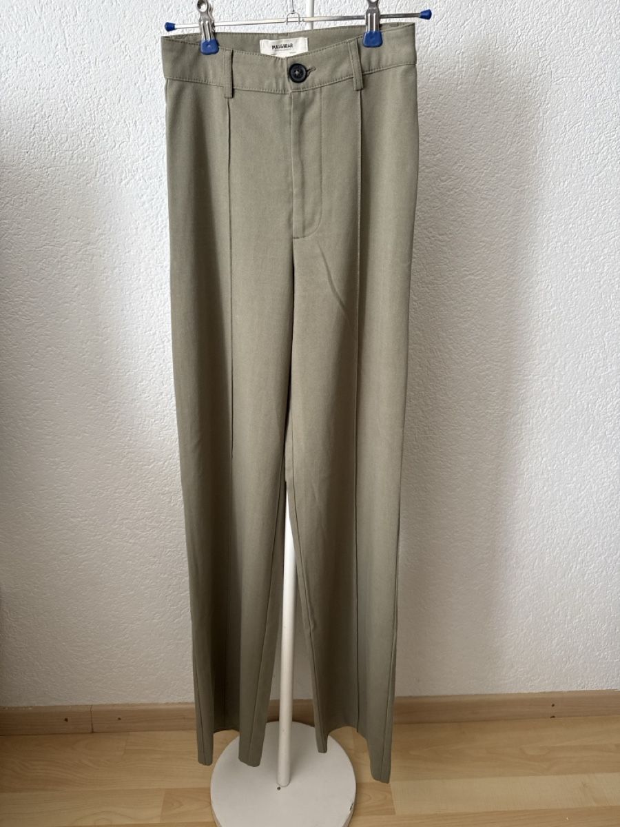 Pull&Bear Pantaloni: Pull&Bear Stoffhose XS, Khaki  – Usato da Thusis venduto da Rogru1