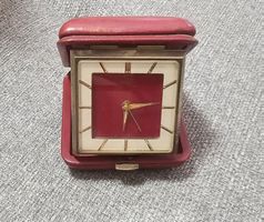 Réveil de voyage mécanique CYMA Amic rouge étui cuir