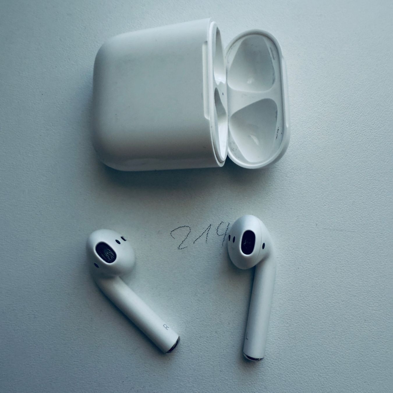 Apple Cuffie: Original Apple AirPods 2 Gen. Wireless Kopfhörer & Case – Usato da Basel venduto da MY.AIRPODS.SHOP 2