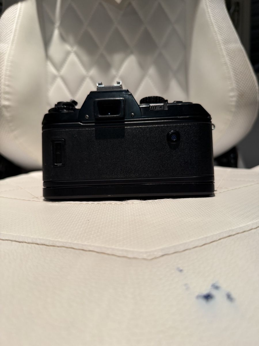 Nikon Kamera: Spiegelreflexkamera Nikon N2000 mit Objektiv schwarz – Gebraucht aus Pfaffhausen von Sanja021 1