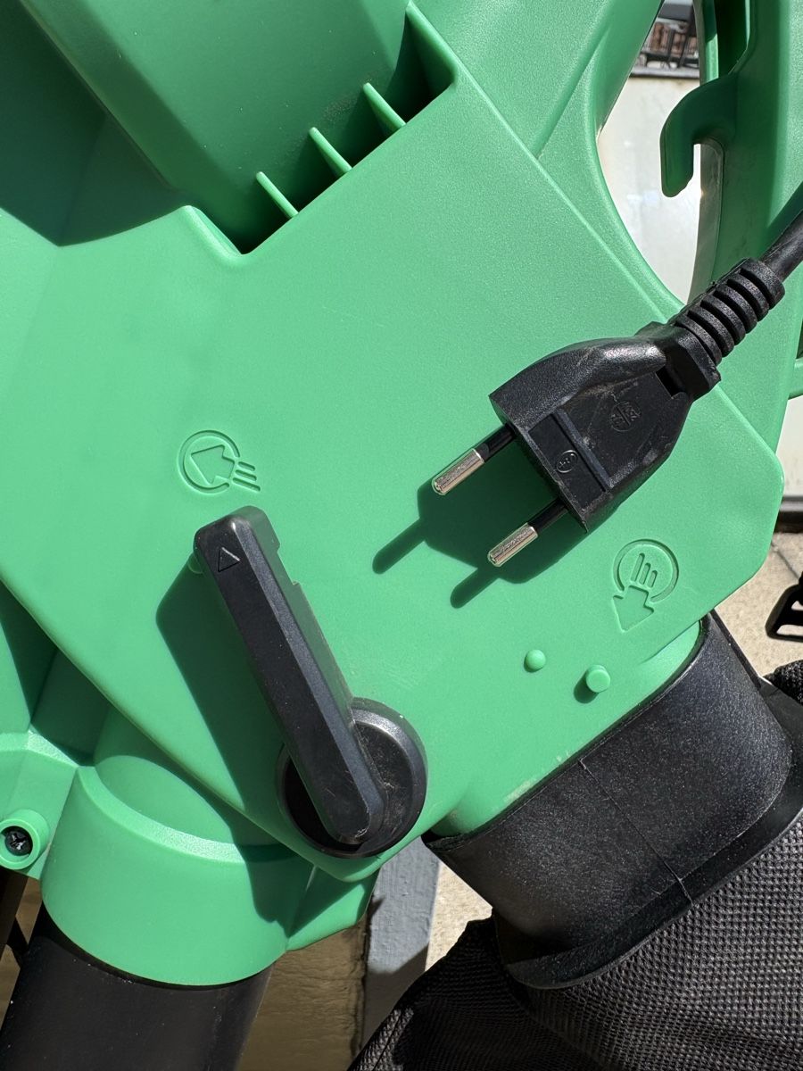 Soffiatori & Aspiratori per foglie: Souffleur / aspirateur à feuilles  – Nuovo (secondo la descrizione) da Peseux venduto da and_5f6l 2