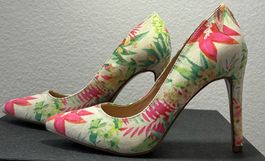 Sommerliche Pumps Gr. 37, Blumenmuster, High Heels
