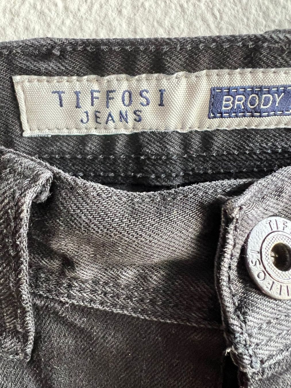 Jeans: Tiffosi Jeans schwarz – Gebraucht aus Lupfig von Pluribus 1