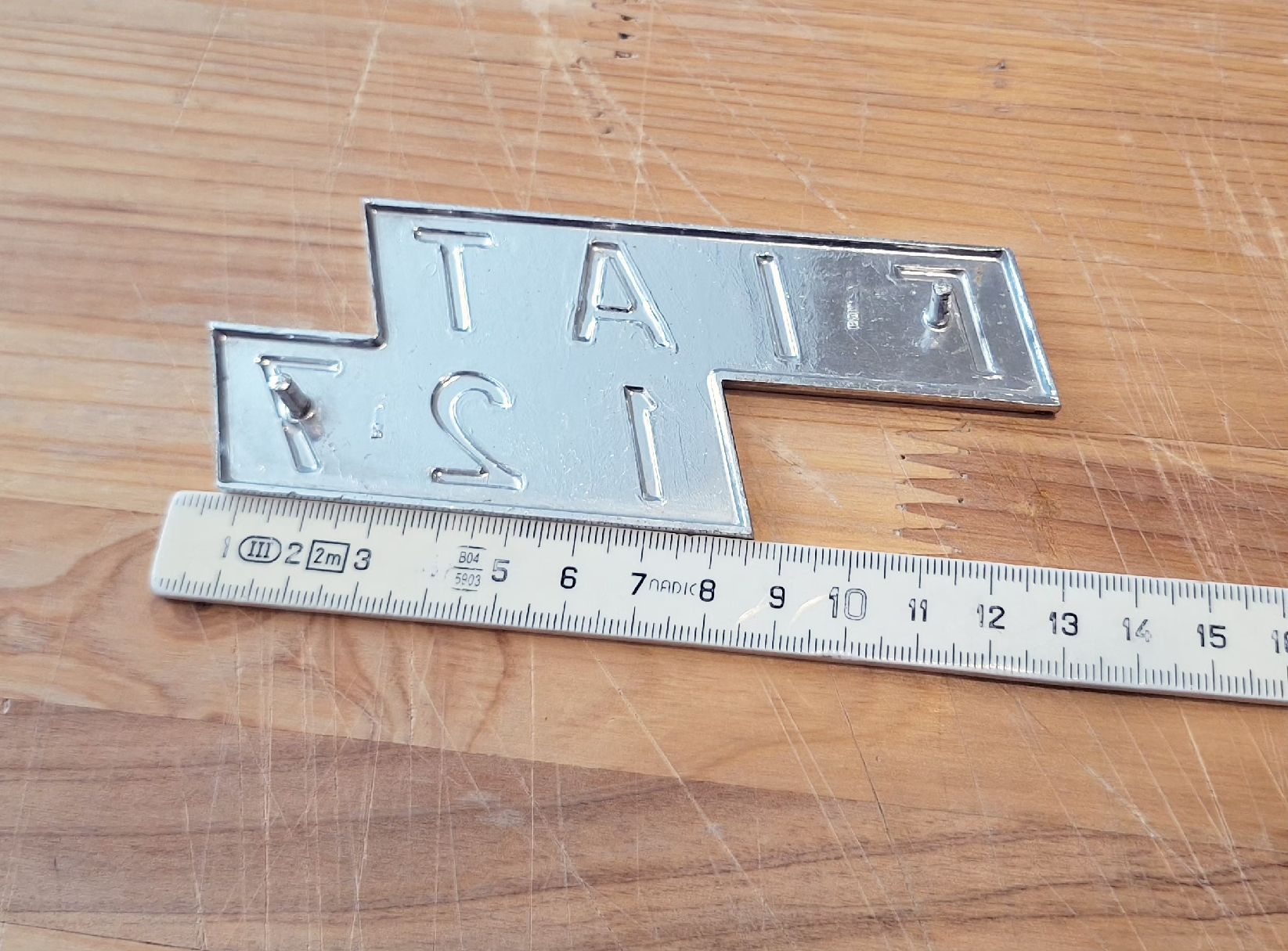 Fiat Tutti pezzi di ricambio auto: Fiat 127 Emblem – Usato da Triesen venduto da BLACKSHEEP75 4