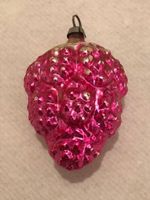 Pinkfarbene, antike Weihnachtskugel / Traube
