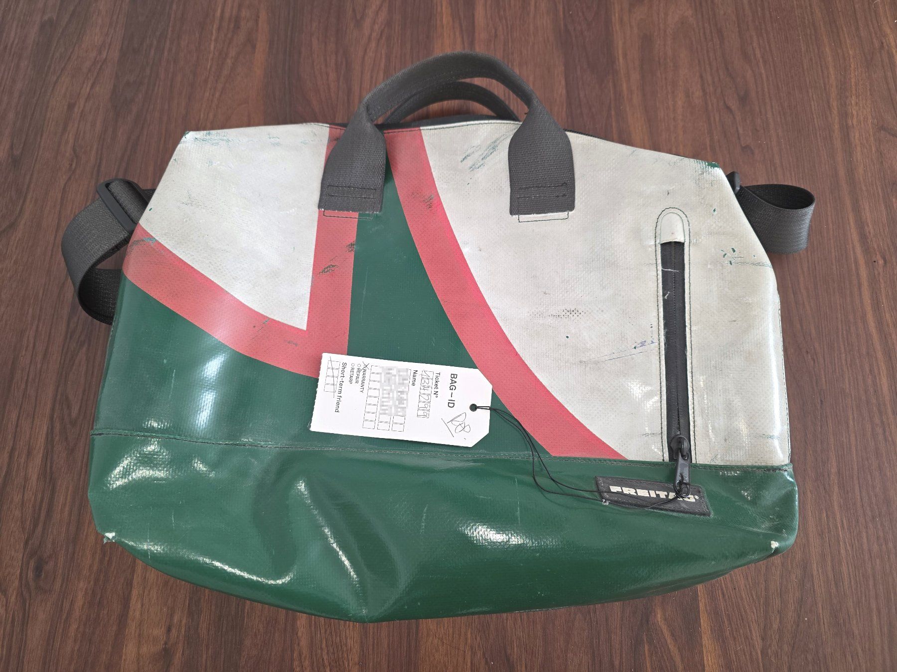 Freitag Borse: Freitag Notebook Umhänge-Tasche – Usato da Luzern venduto da Paparazzi 1