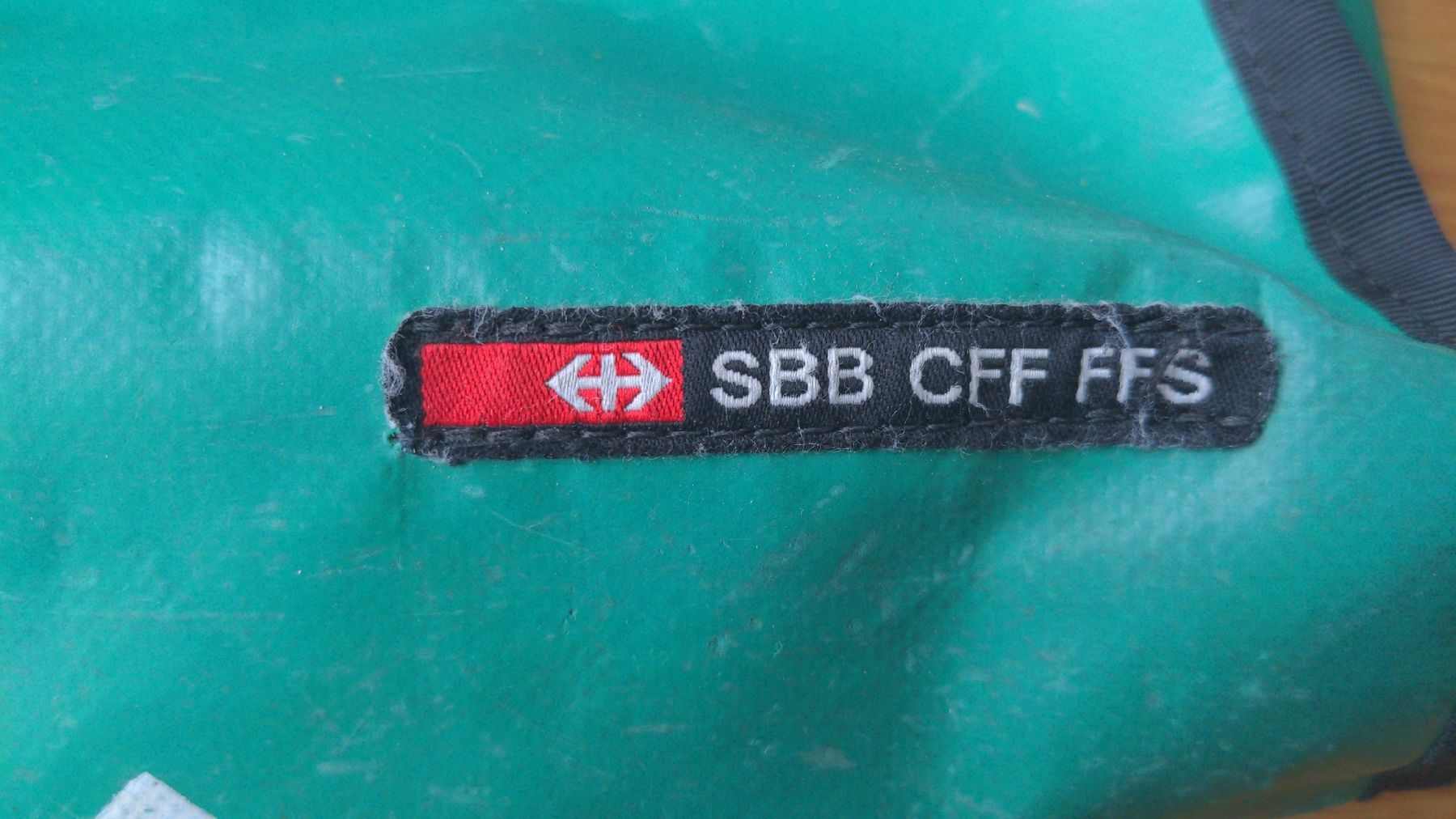SBB/CFF/FFS Borse: Blachen Umhängetasche Grün SBB – Usato da Sutz venduto da Rawypp