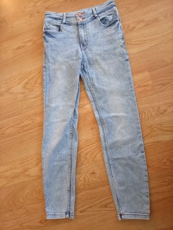Amisu Jeans, Grösse 28, High Waist, Top Zustand, hellblau