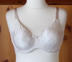 BH weiss m. Satinstreifen 85DD (19)