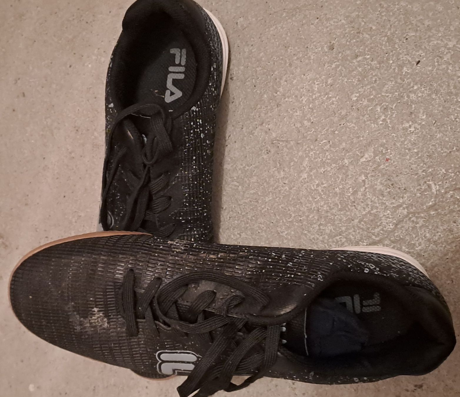 Fila Scarpe da uomo: Fila Hallenschuhe Grösse 43 – Usato da St. Margrethen SG venduto da ibra_ch