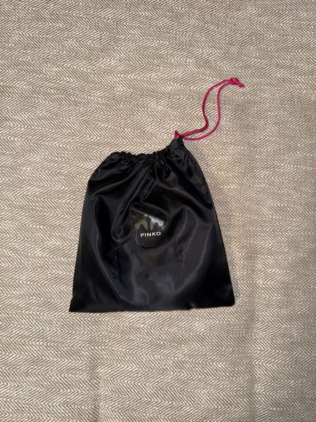 Sacs femmes: PINKO Schwarz Leder Tasche – Neuf (Voir description) à Zofingen par zac_spc2 7