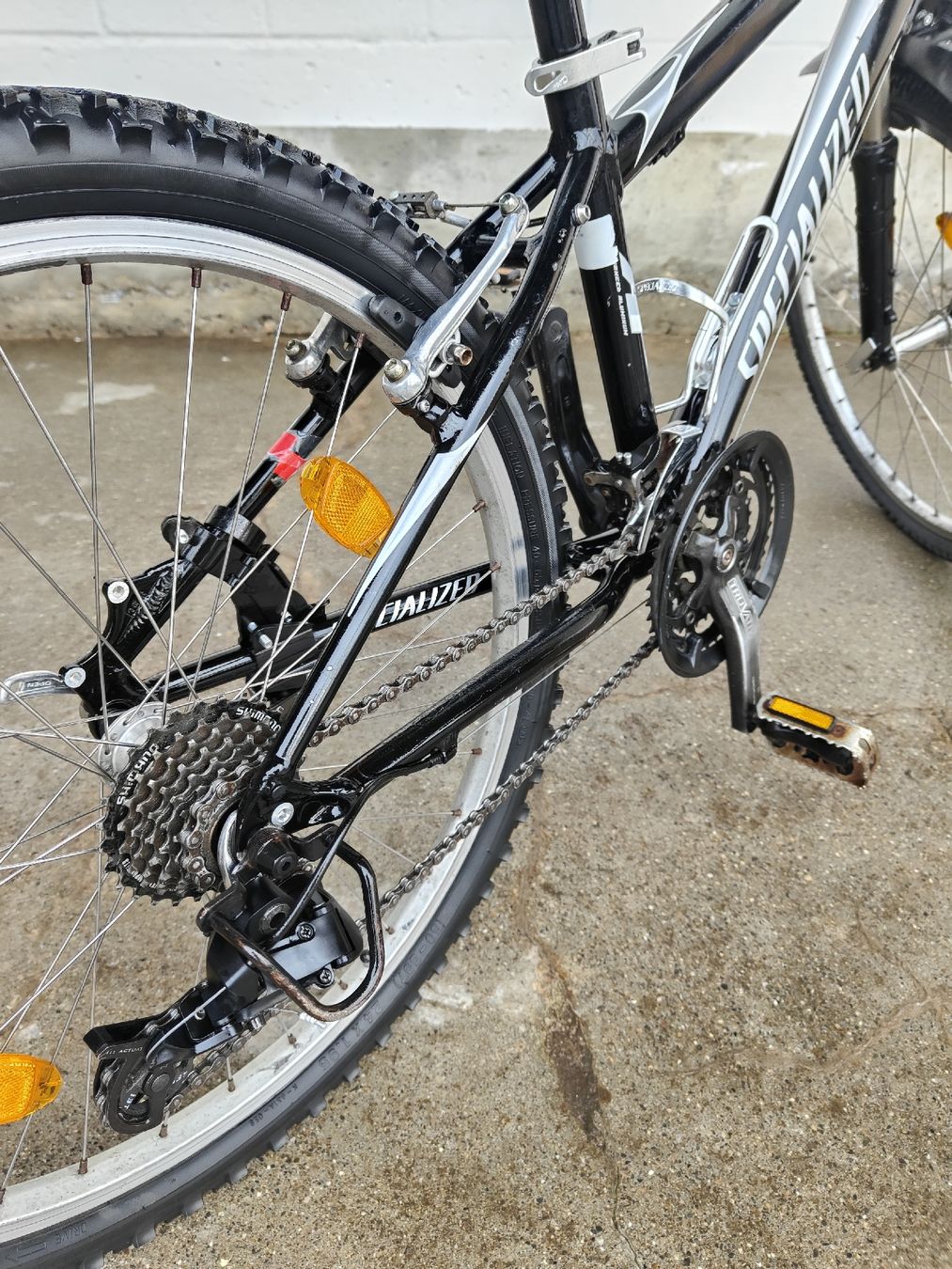 Specialized Velos: Jugend-Mountainbike Specialized Hotrock – Gebraucht aus Worb von  6