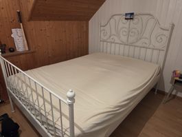 Metallbett weiss mit Lattenrost guter Zustand