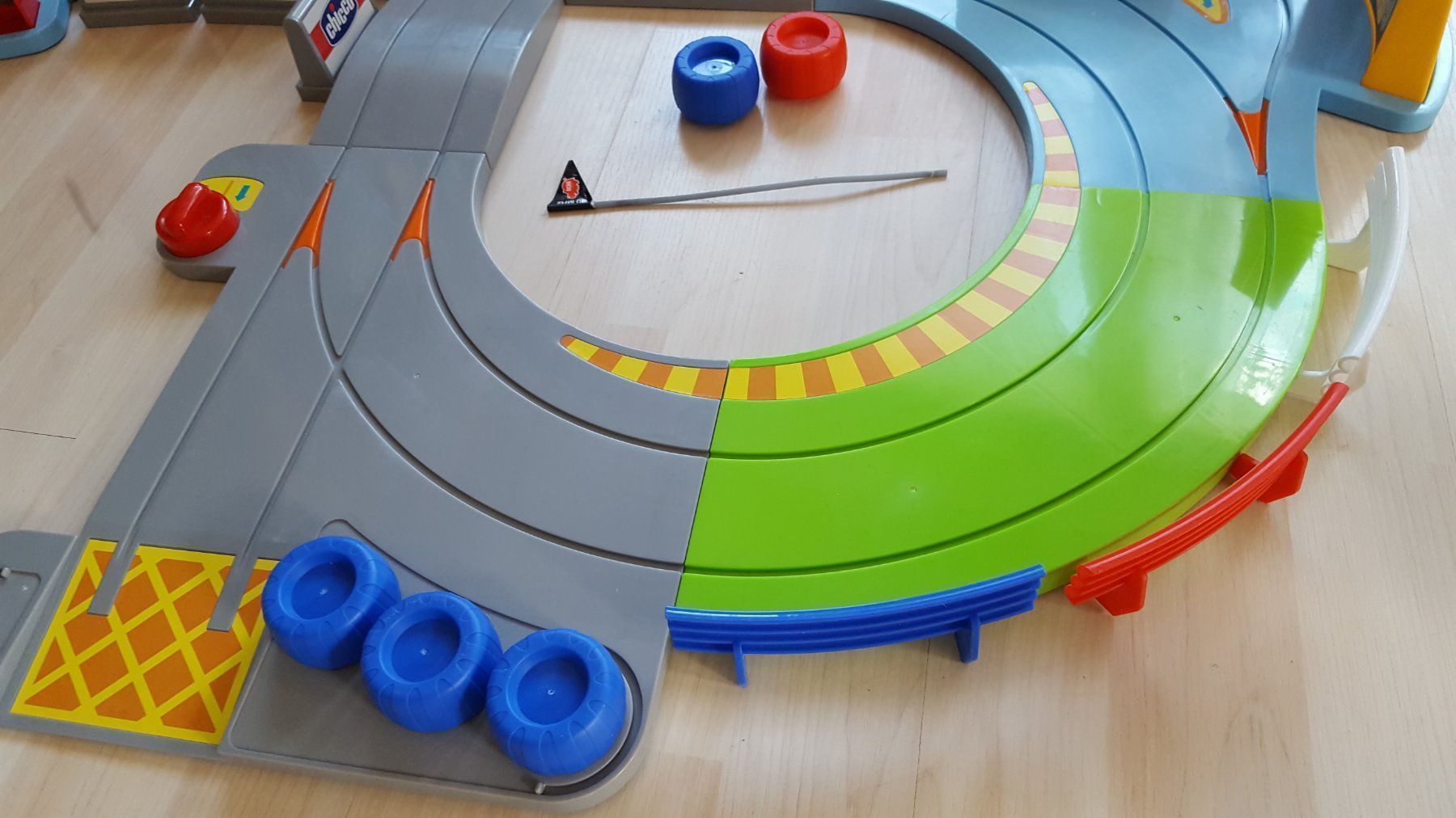 Piste: Rennbahn Töff, chicco Ersatzteile ohne Töff und Controller – Usato da Schönengrund venduto da lia_t65g 2