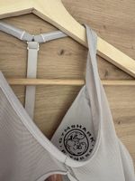 Gymshark Sports Bra beige Gr. M 