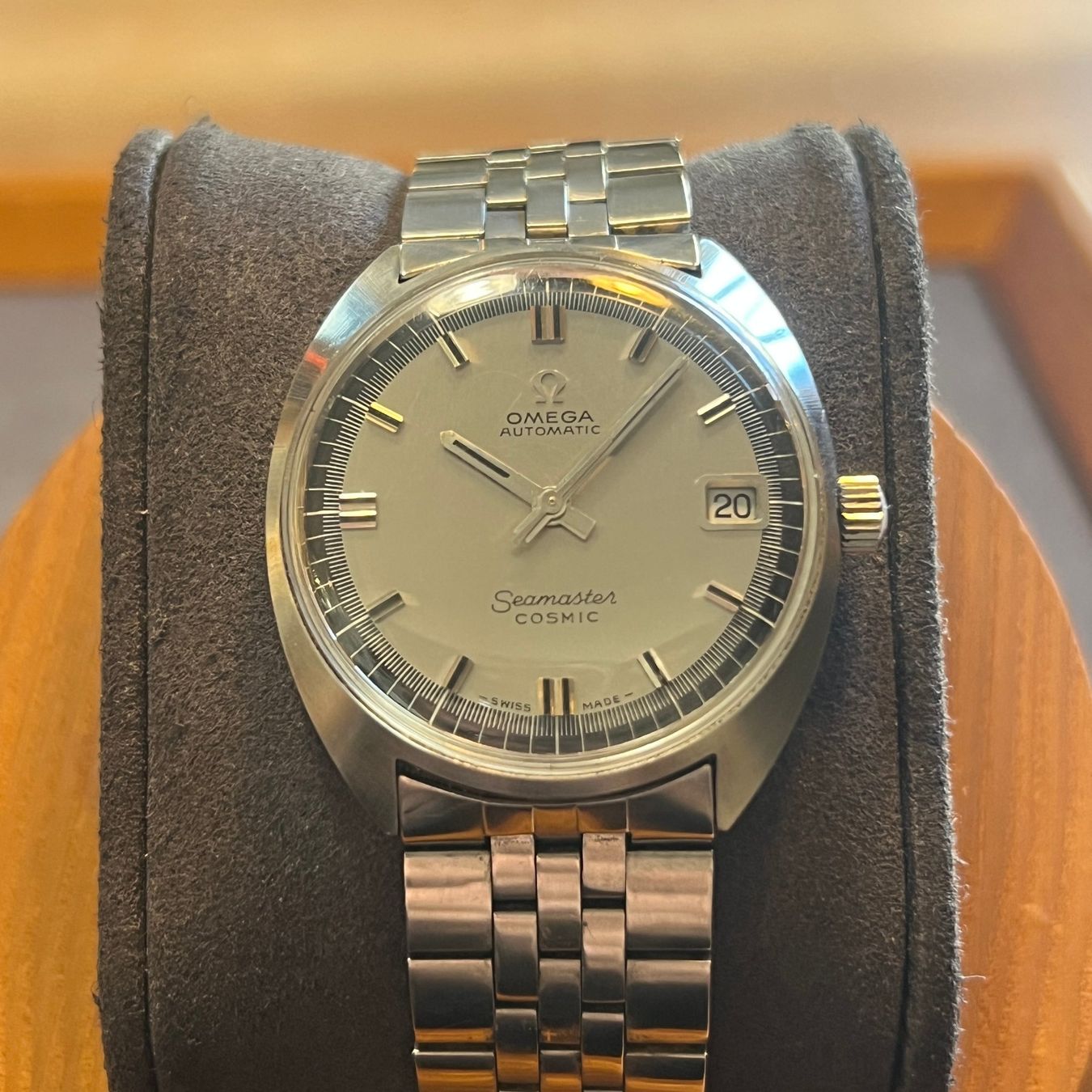 Omega Uhren: Omega Seamaster Cosmic Vintage Automatic Date 166.023 – Gebraucht aus Carouge GE von Watchaser