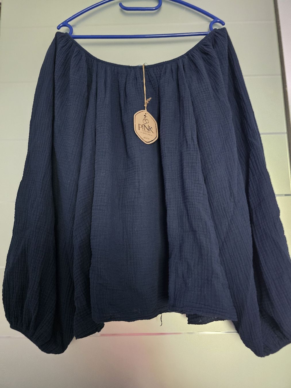 T-Shirts: Musselin Off Schoulder Dunkelblau – Neu (gemäss Beschreibung) aus Winterthur von Winnia 1