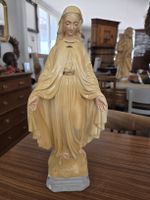 Figur Madonnenfigur stehend auf Wolken, Frankreich