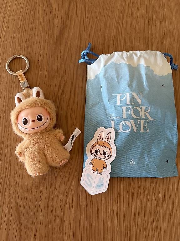 Pop Mart Portachiavi: Labubu Pin for Love - S – Nuovo (secondo la descrizione) da Affoltern am Albis venduto da san_vxp7
