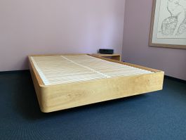 Hüsler Nest 120/200 mit Nachttisch, NP 6680.-