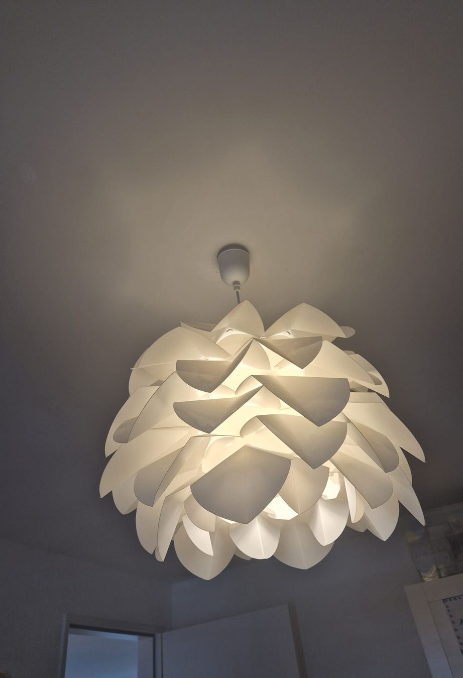 Kronleuchter & Deckenlampen: Deckenlampe weiss, guter Zustand – Gebraucht aus Rotkreuz von Zmili_369 1