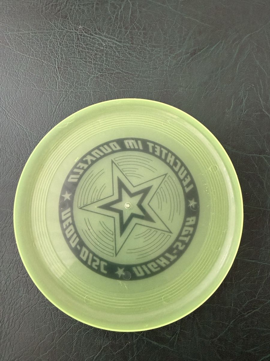 Jouets: Frisbee leuchtend neu! – Neuf (Voir description) à Zürich par Mat1908 2