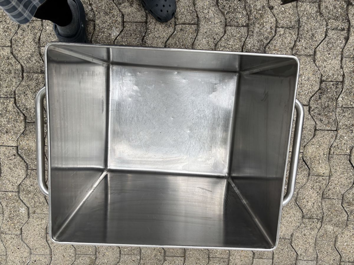 Contenitori edile: Edelstahlbehälter massiv ca.180 Liter – Usato da Büron venduto da Singer19 2