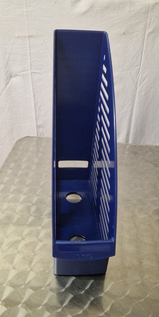 Supporti a parete: A4 Blatt Halterung Blau Nr. 2 – Usato da Niederbipp venduto da Trude04 2