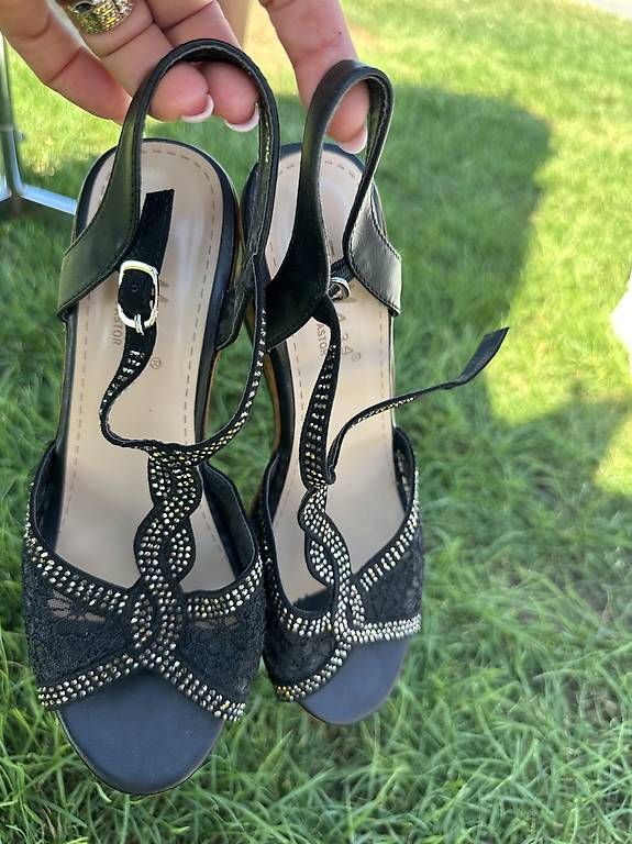 Chaussures femmes: Neue schwarze Damen Schuhe Gr.40 – D'occasion à Neukirch / Egnach par ros_vht6 2