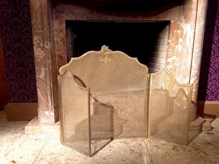 Camini: Grille pare feu – Usato da Ponts-de-Martel venduto da Henri-Louis 2