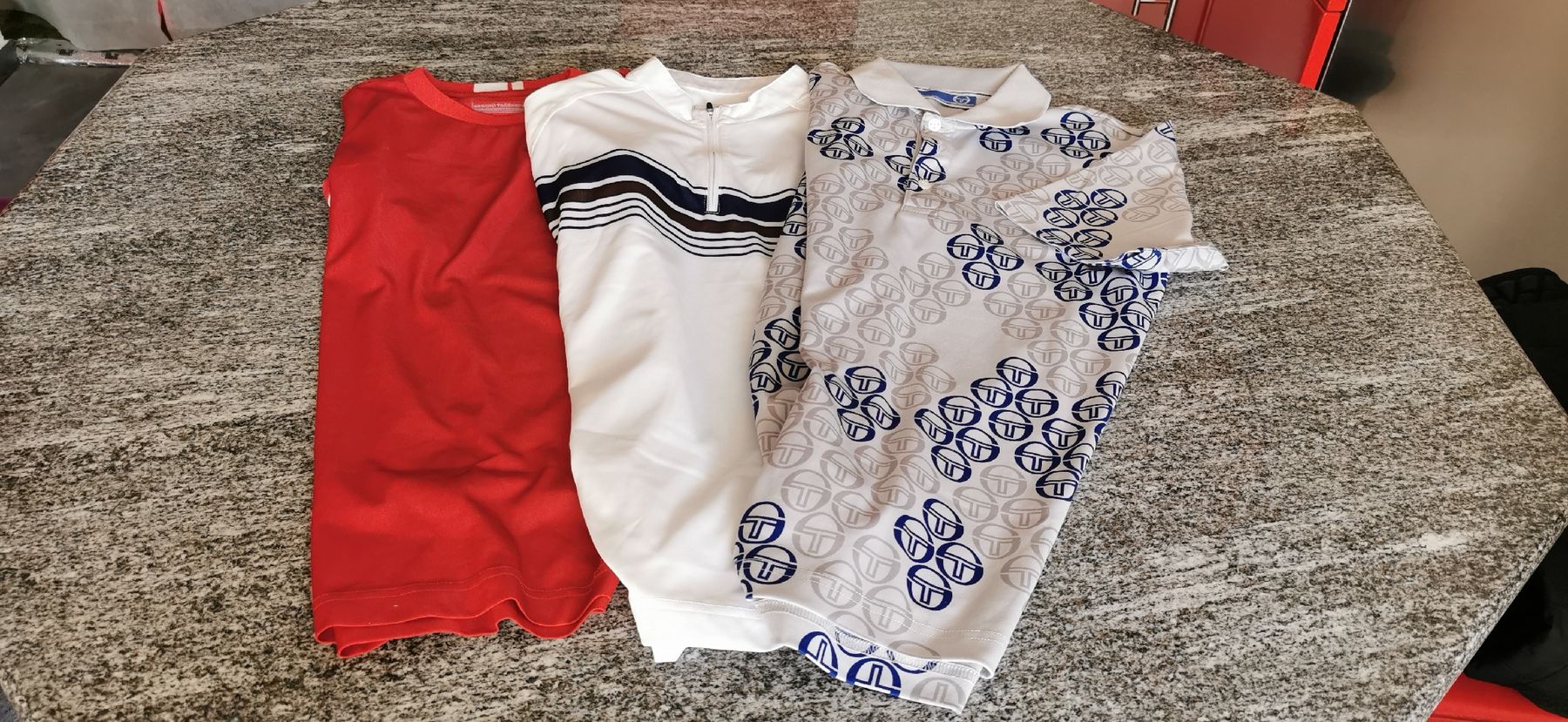 Lotti di vestiti: Sergio Tacchini T-Shirt im 3 er Pack Gr. M – Nuovo (secondo la descrizione) da St. Niklaus VS venduto da Distel60