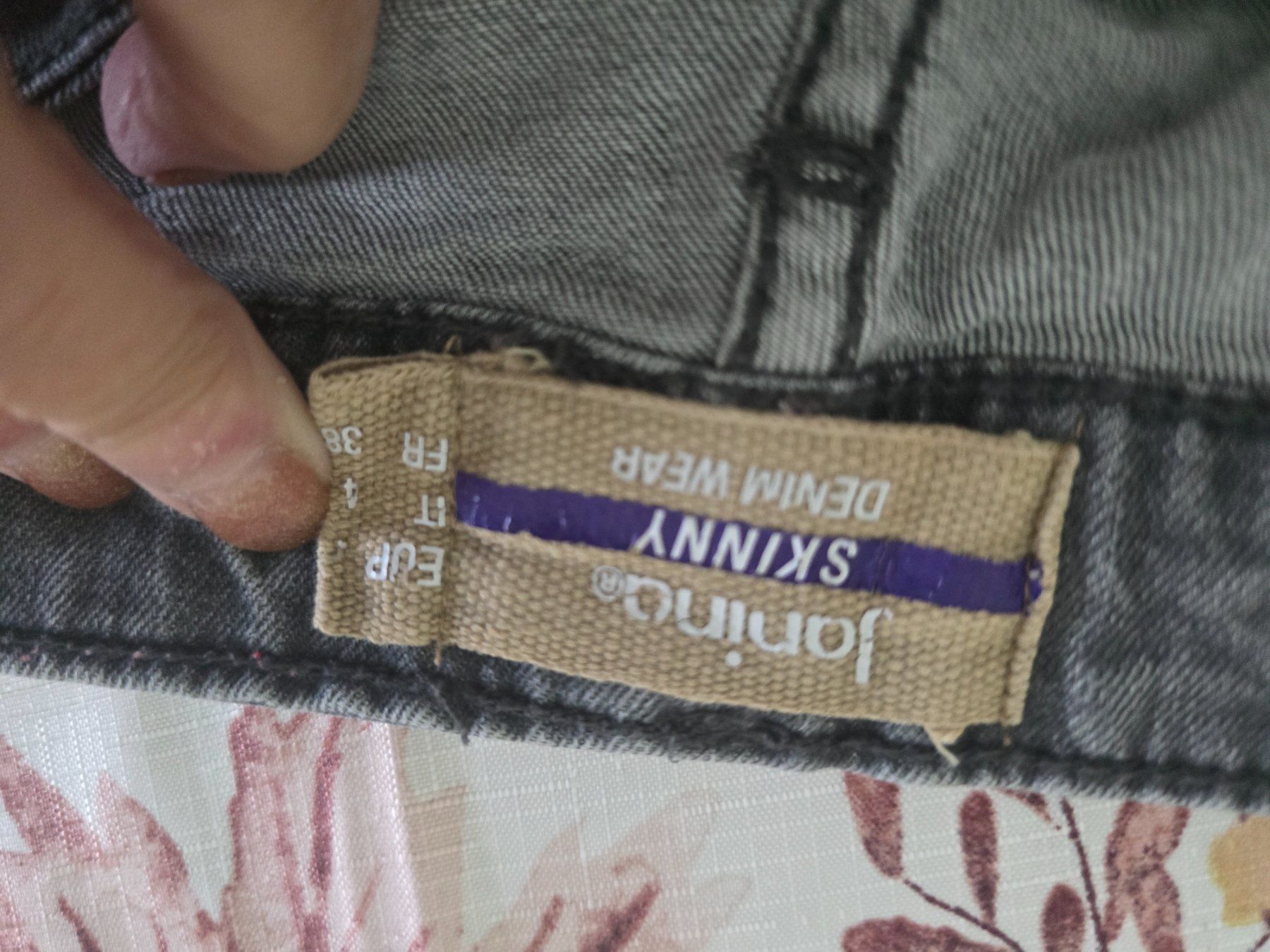 Pantalons: Jeanshose – Neuf avec emballage d'origine à Matten b. Interlaken par goldhase02 2