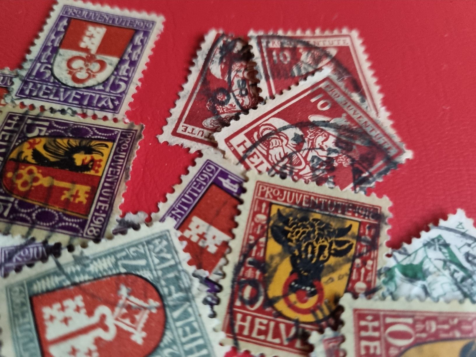 Tous les timbres: NACHLASS-POSTEN - PRO JUVENTUTE MIT BESSEREN  – D'occasion à Heimenschwand par rog_p7h9 2