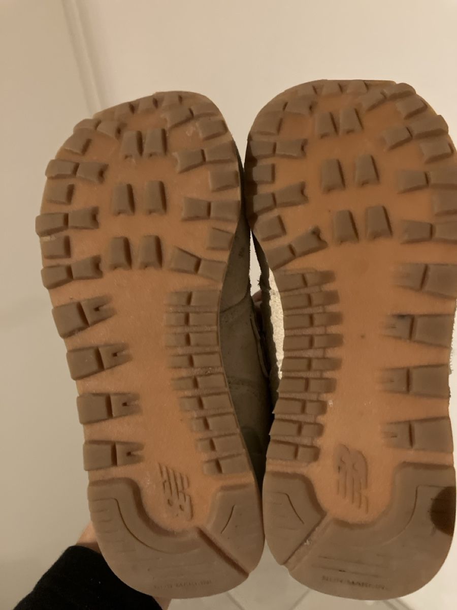 New Balance Scarpe per ragazzi: New Balance Sneaker, Gr 28, beige mit rot – Usato da Thal venduto da Mary_lou 1