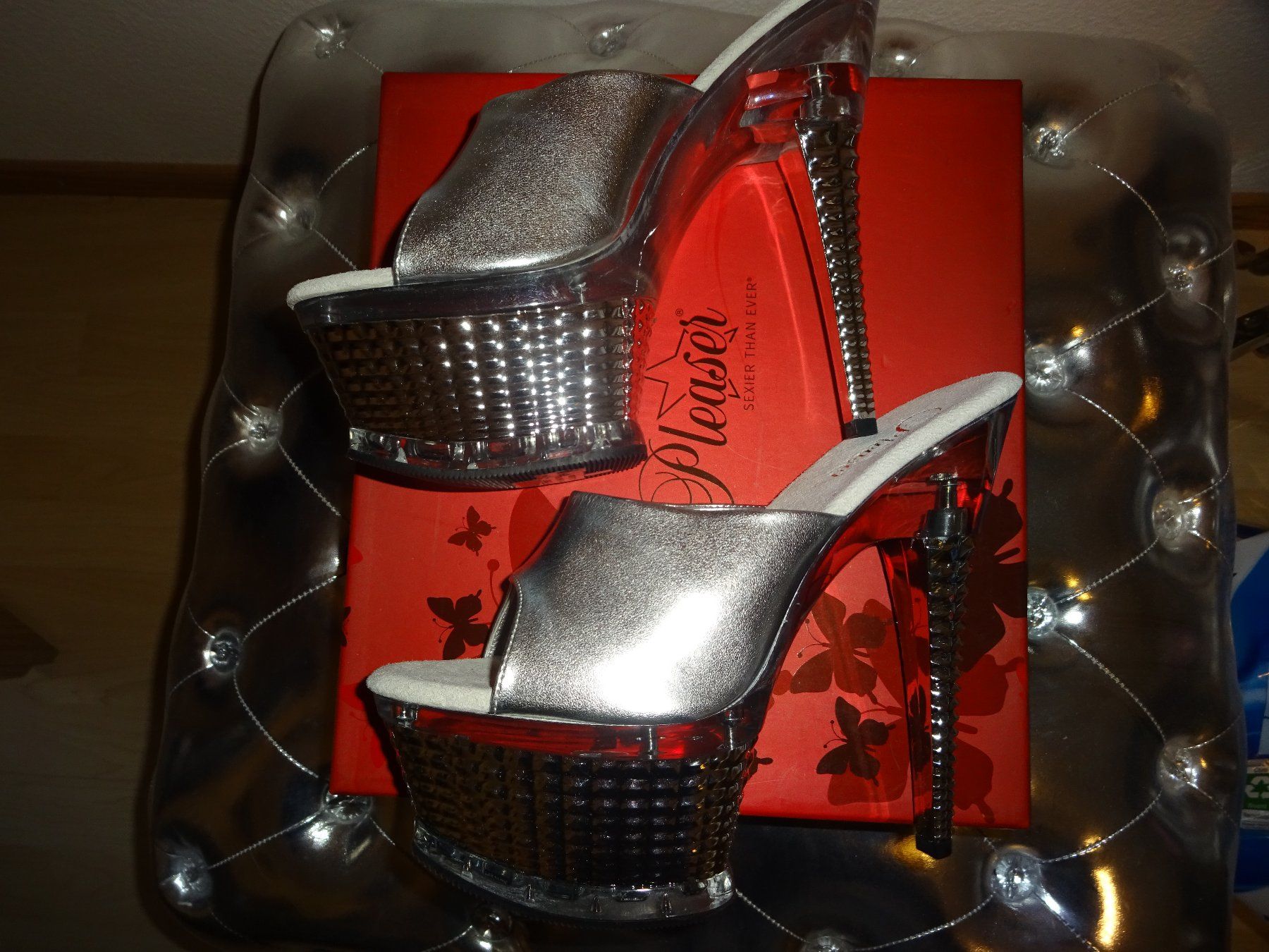 Scarpe da donna: Neu High Heels Chrom-Silber Gr.41 – Nuovo e nell'imballaggio originale da Sisseln AG venduto da Flohmix