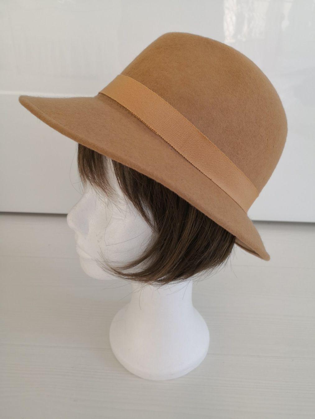 Copricapi, berretti & cappellini: 🤩HUT BEIGE MIT BAND – Usato da Olten venduto da Naja-Twins-Twins 4