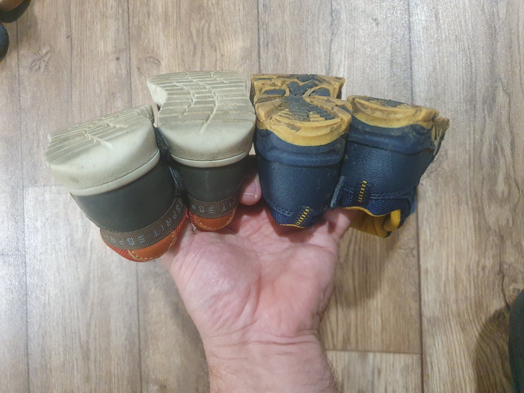 Schuhe für Jungen: Kinder Schuhe 2 Stück Schuhe 22 – Gebraucht aus Zürich von Alibaba1234 3