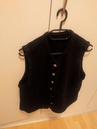 Schwarze Strickweste mit goldenen Knöpfen, Grösse 42